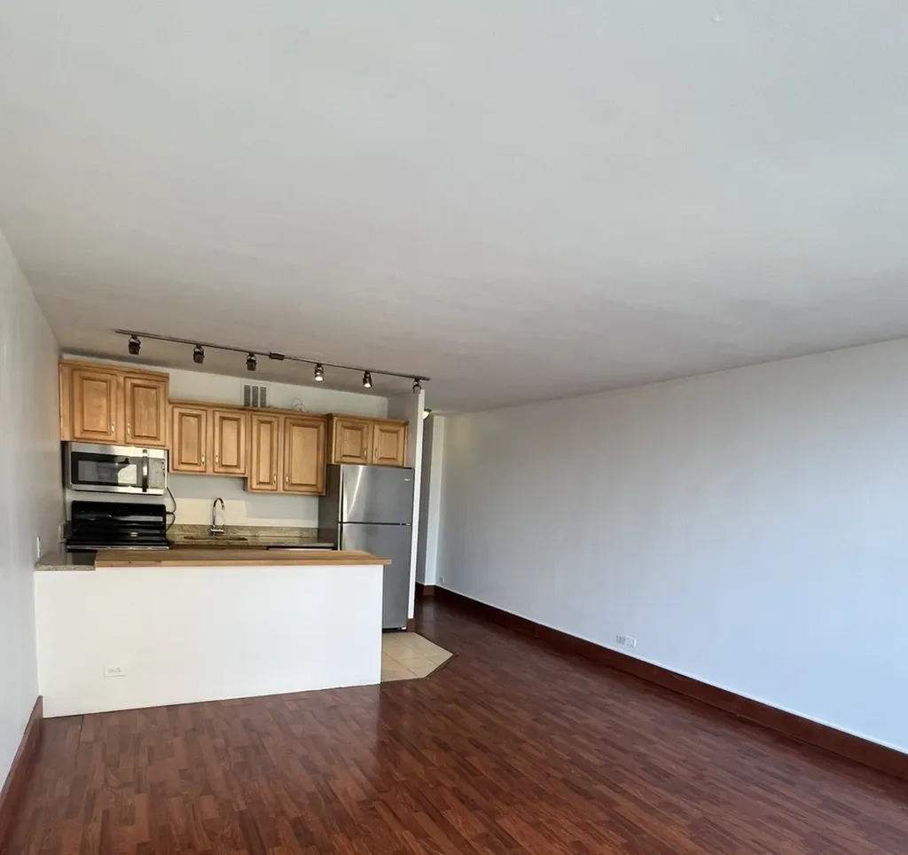 2400 North Lakeview Avenue Chicago IL 60614