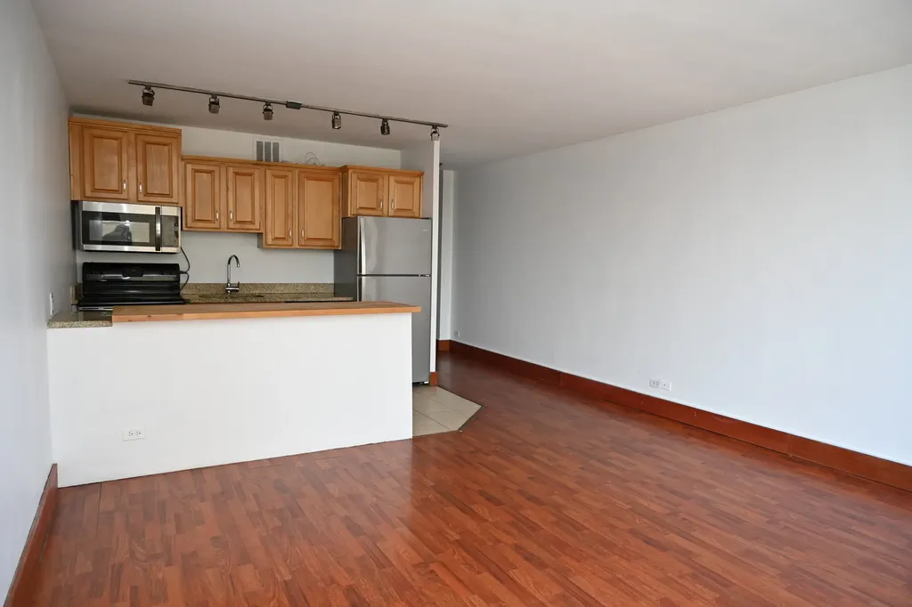 2400 North Lakeview Avenue Chicago IL 60614