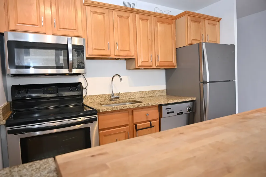 2400 North Lakeview Avenue Chicago IL 60614