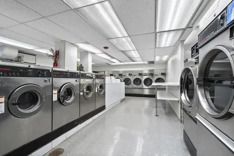 2400 North Lakeview Avenue Chicago IL 60614