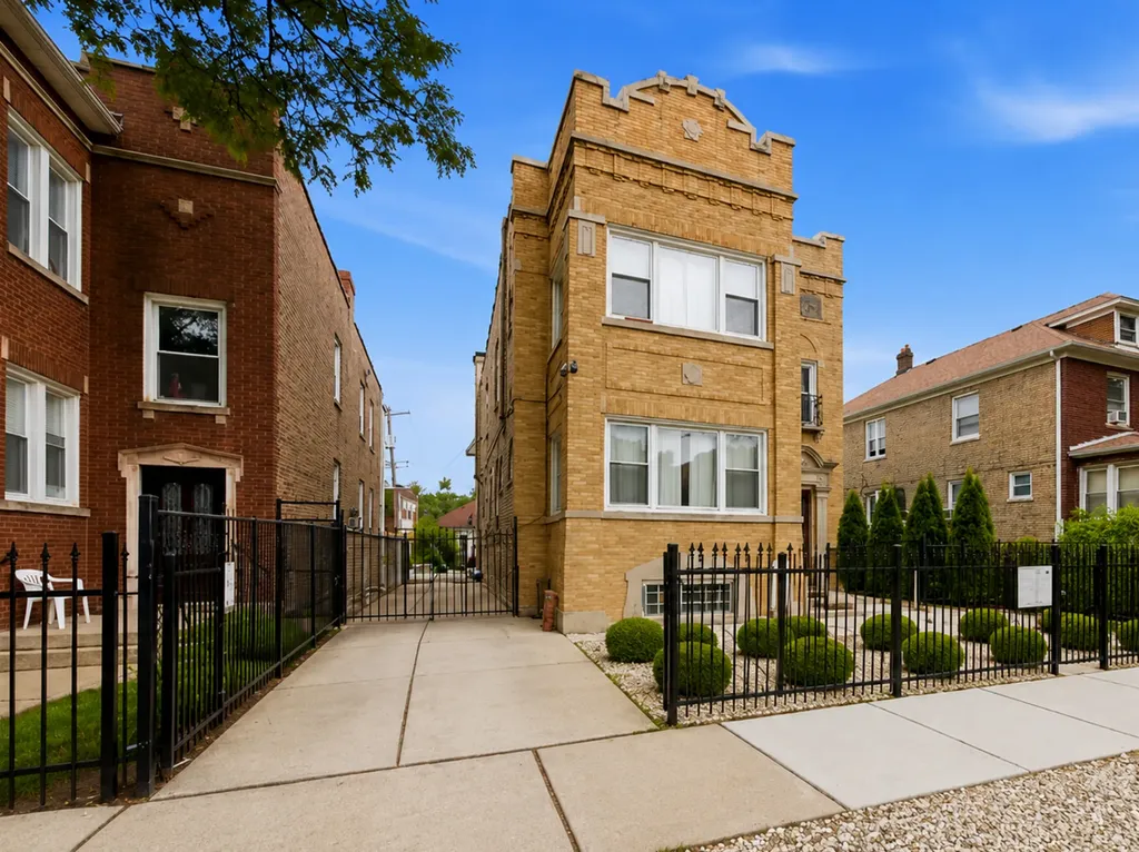 3128 North Keating Avenue E Chicago IL 60641