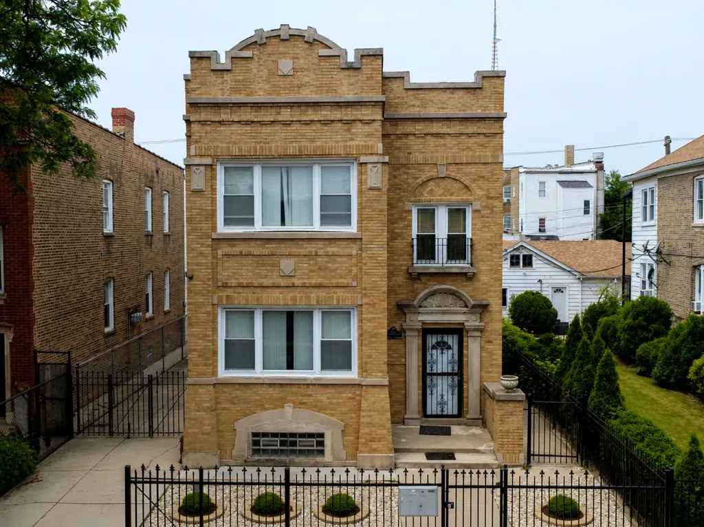 3128 North Keating Avenue E Chicago IL 60641