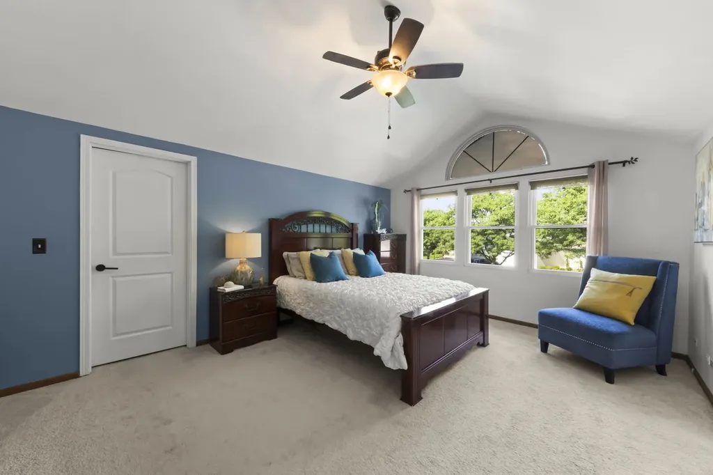 495 West Cimarron Drive Aurora IL 60504