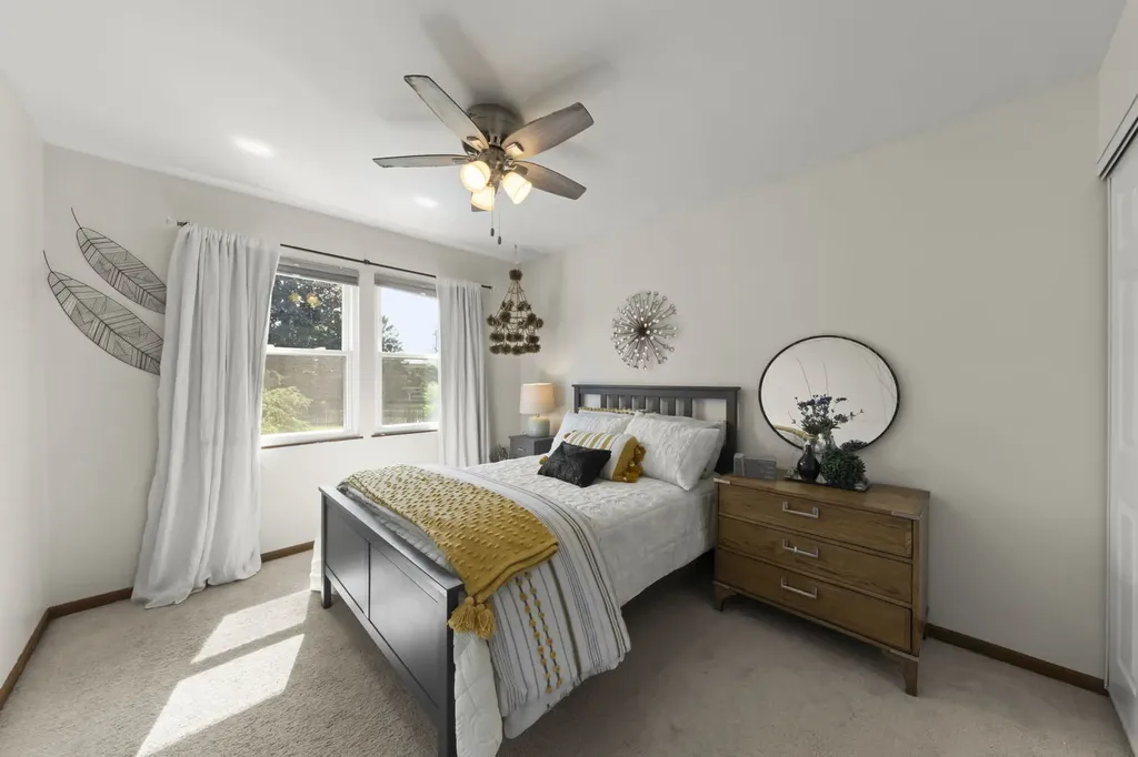 495 West Cimarron Drive Aurora IL 60504