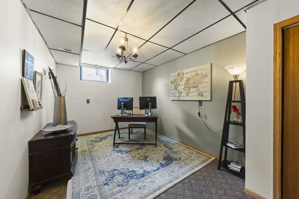 495 West Cimarron Drive Aurora IL 60504