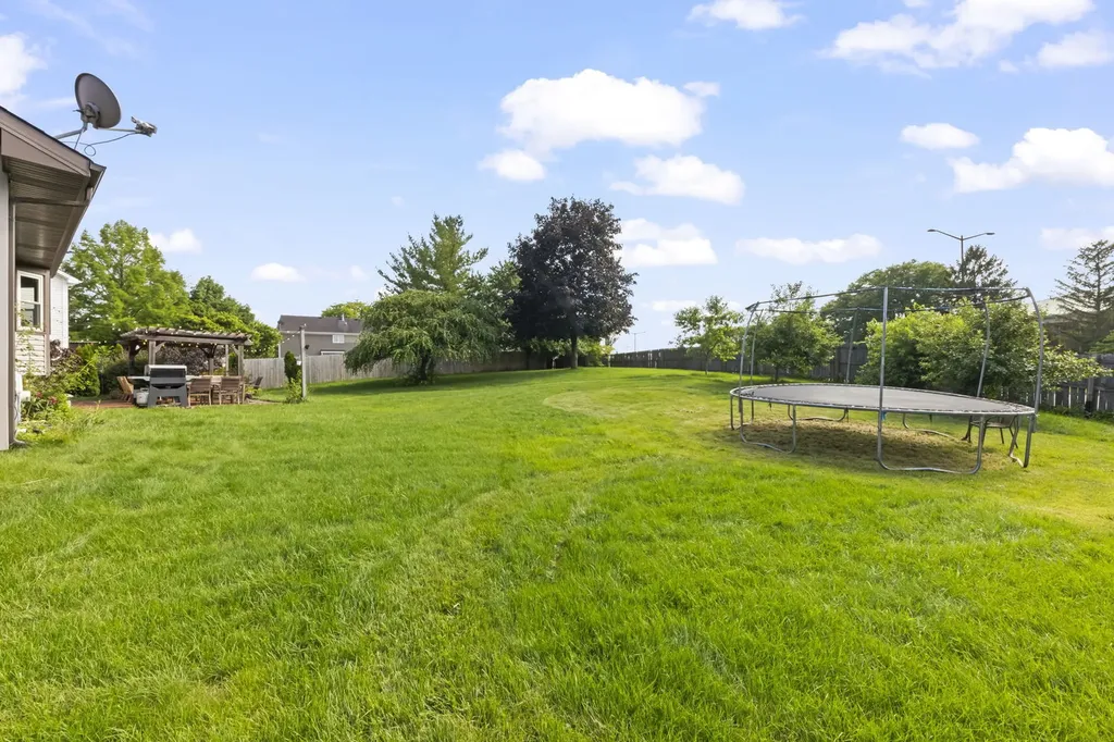 495 West Cimarron Drive Aurora IL 60504
