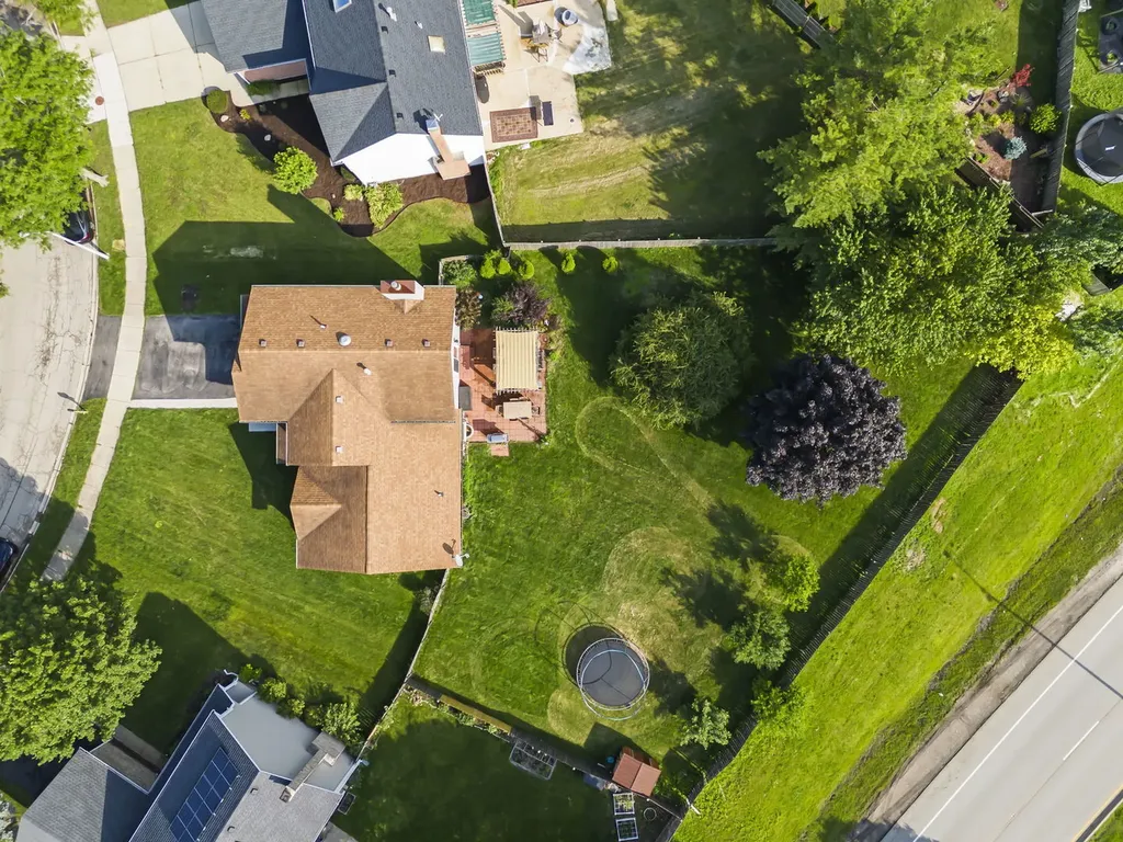 495 West Cimarron Drive Aurora IL 60504