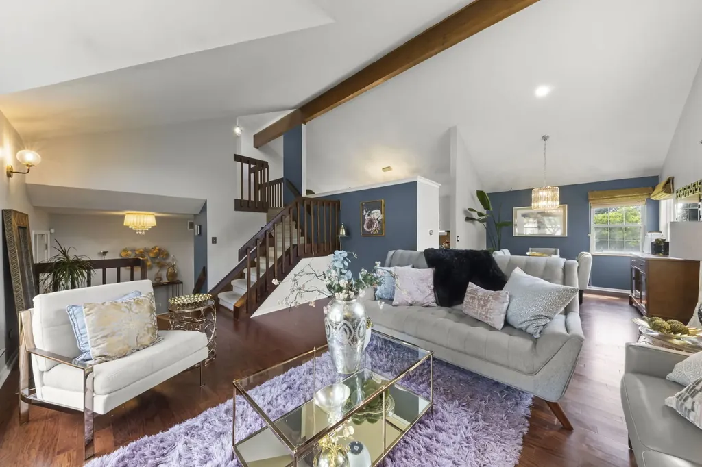 495 West Cimarron Drive Aurora IL 60504