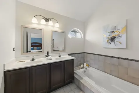 495 West Cimarron Drive Aurora IL 60504