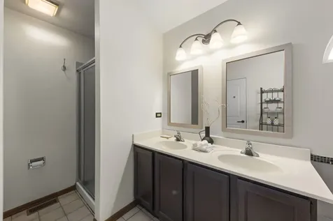 495 West Cimarron Drive Aurora IL 60504