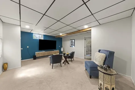 495 West Cimarron Drive Aurora IL 60504