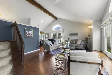 495 West Cimarron Drive Aurora IL 60504