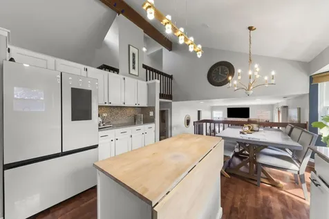 495 West Cimarron Drive Aurora IL 60504
