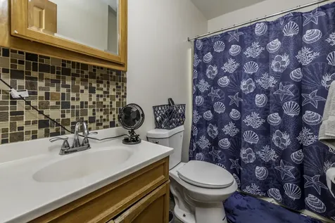 2107 Elim Avenue Zion IL 60099