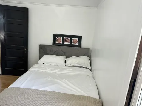 2718 East 78th Street Chicago IL 60649