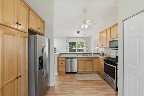419 Windsor Lane Island Lake IL 60042