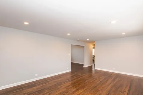 6801 North Ridge Boulevard Chicago IL 60645