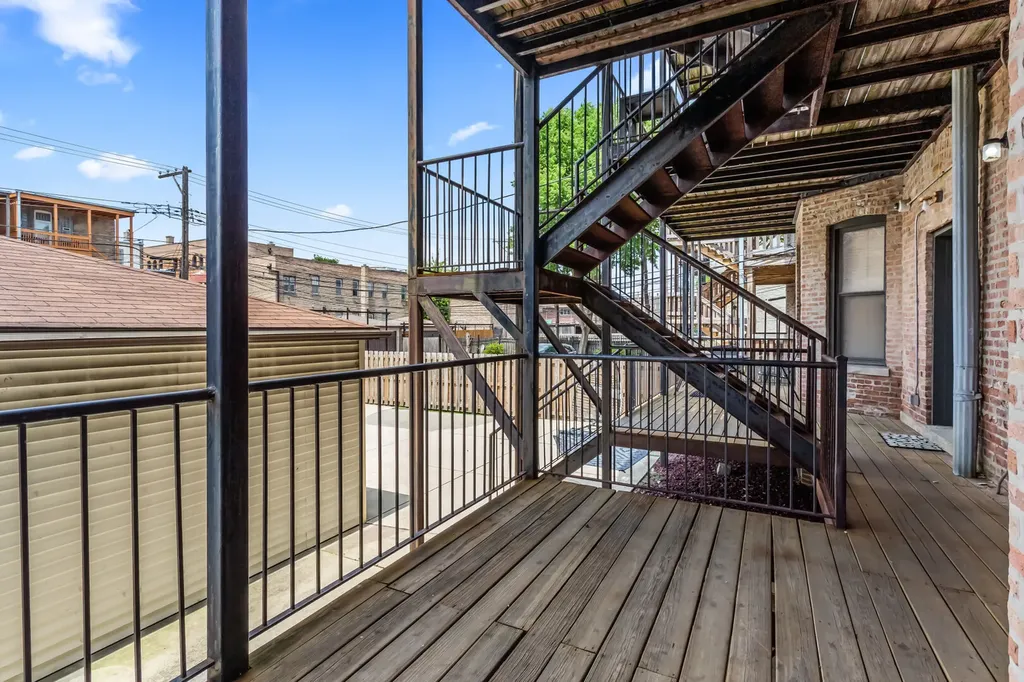 4548 South Indiana Avenue Chicago IL 60653