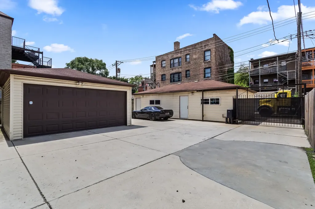 4548 South Indiana Avenue Chicago IL 60653
