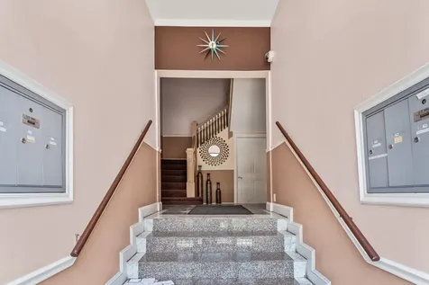 4548 South Indiana Avenue Chicago IL 60653