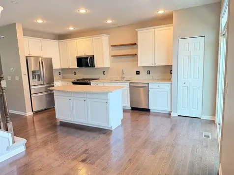 1603 Deer Pointe Drive South Elgin IL 60177