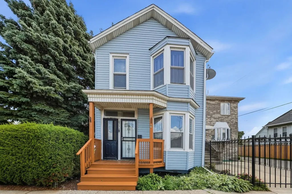 541 West Root Street Chicago IL 60609