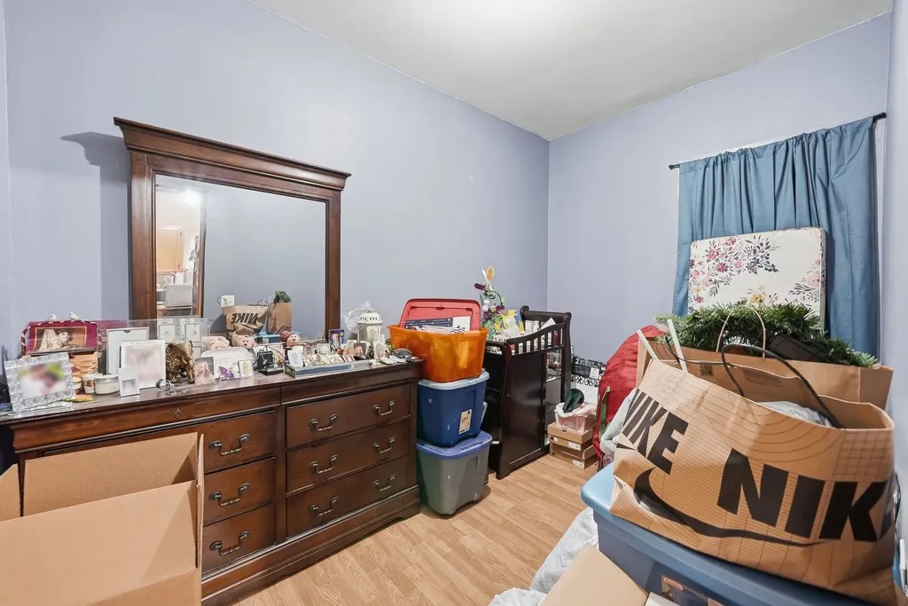 541 West Root Street Chicago IL 60609