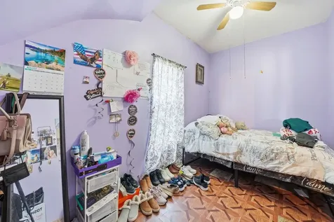 541 West Root Street Chicago IL 60609