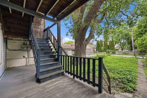 541 West Root Street Chicago IL 60609