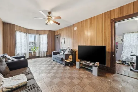 541 West Root Street Chicago IL 60609