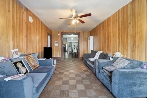 541 West Root Street Chicago IL 60609