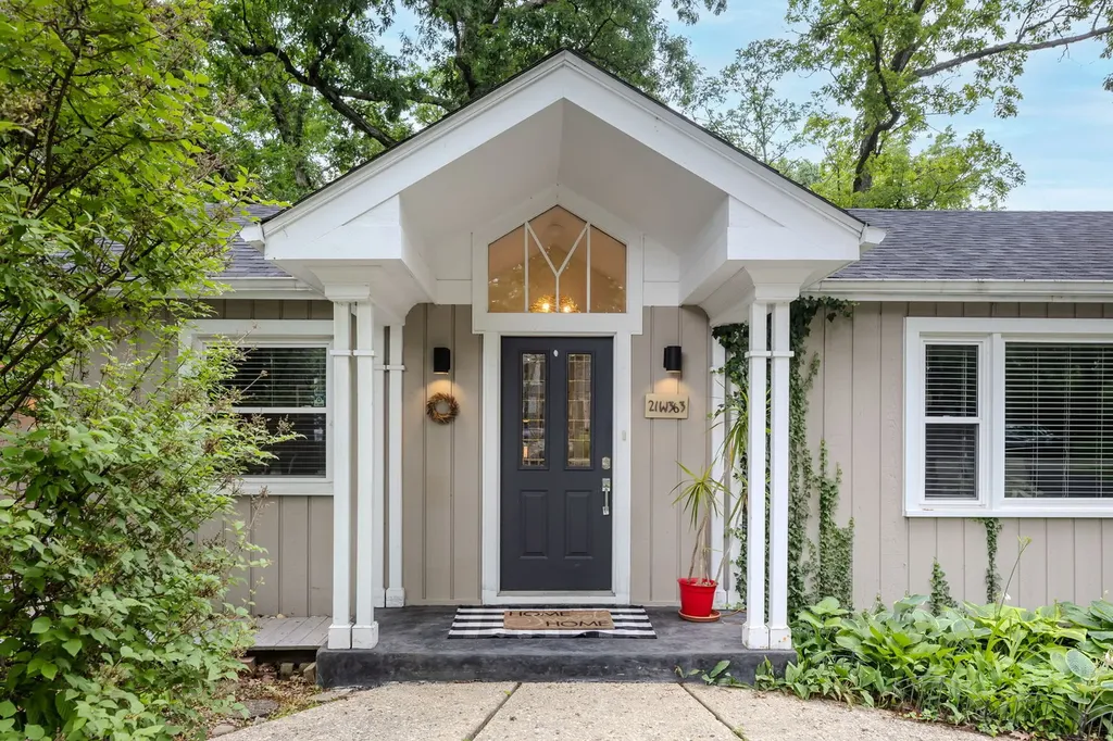 21W363 Walnut Road Glen Ellyn IL 60137