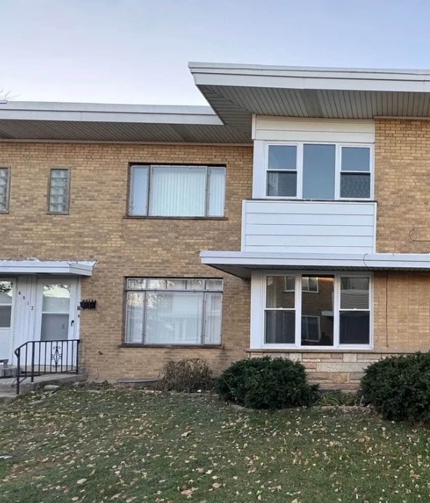 4912 Crain Street Skokie IL 60077