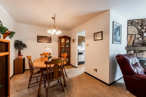 931 East Kings Row Palatine IL 60074