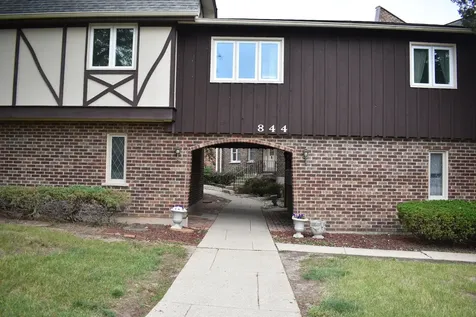 844 Village Quarter Road West Dundee IL 60118