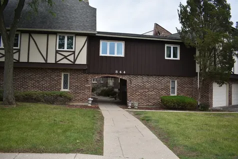 844 Village Quarter Road West Dundee IL 60118