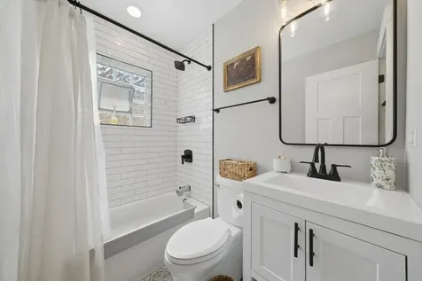 5204 South Oak Park Avenue Chicago IL 60638