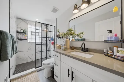 5204 South Oak Park Avenue Chicago IL 60638