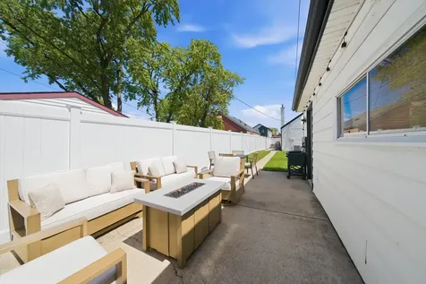 5204 South Oak Park Avenue Chicago IL 60638