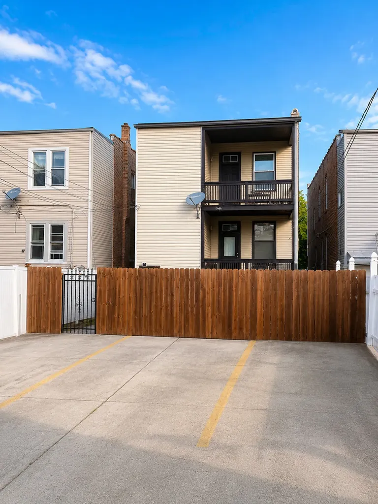 3431 West Lyndale Street Chicago IL 60647