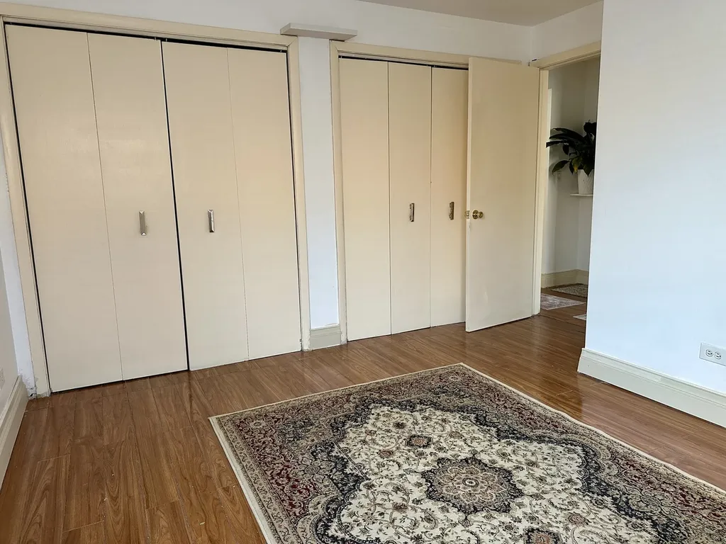 8518 West Rascher Avenue Chicago IL 60656