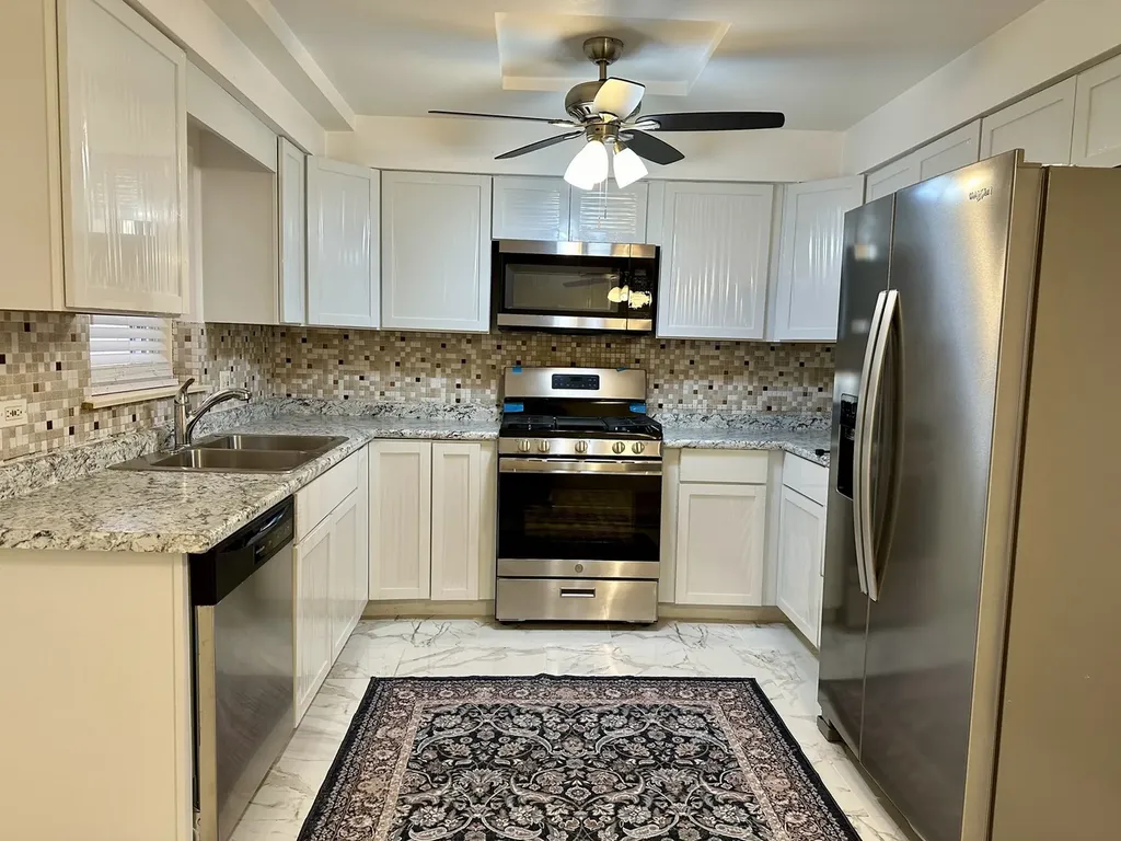 8518 West Rascher Avenue Chicago IL 60656