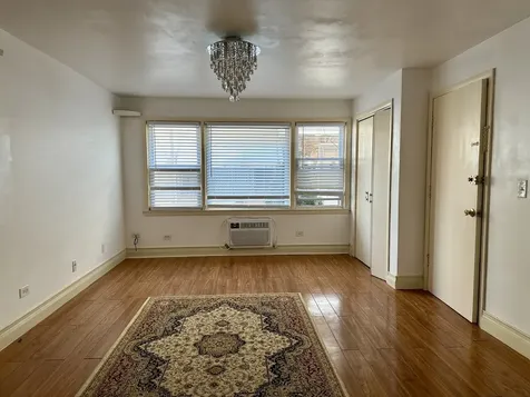 8518 West Rascher Avenue Chicago IL 60656