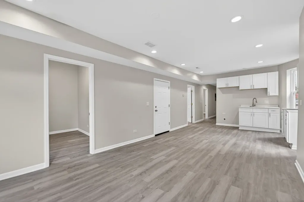 151 North Long Avenue Chicago IL 60644