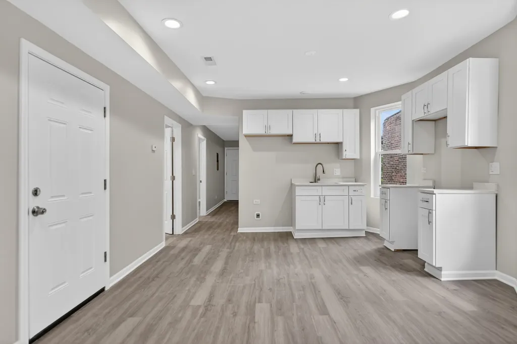 151 North Long Avenue Chicago IL 60644