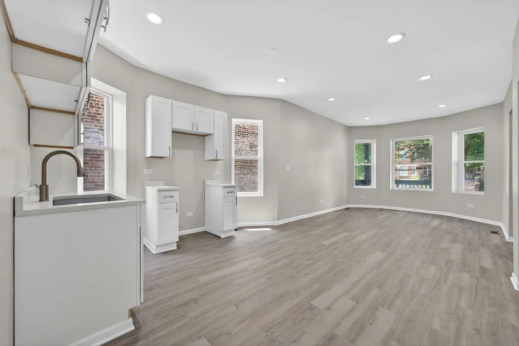 151 North Long Avenue Chicago IL 60644