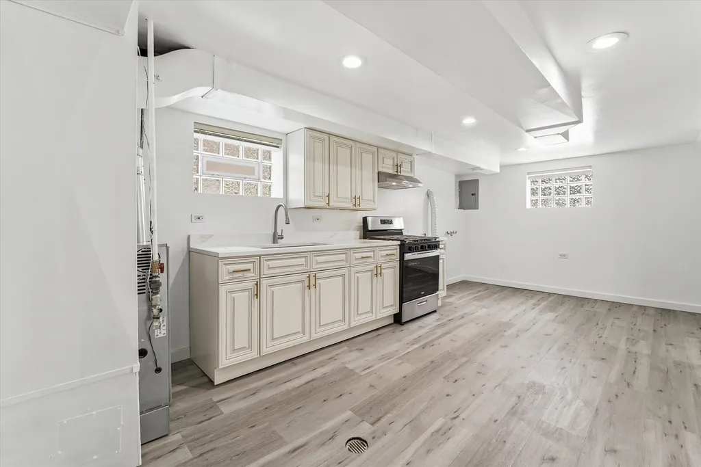 847 West 50th Street Chicago IL 60609