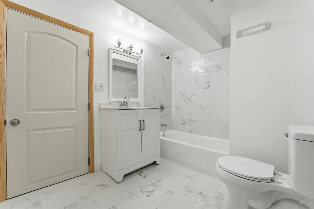 847 West 50th Street Chicago IL 60609