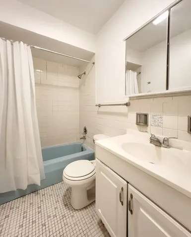 2005 West Touhy Avenue Chicago IL 60626