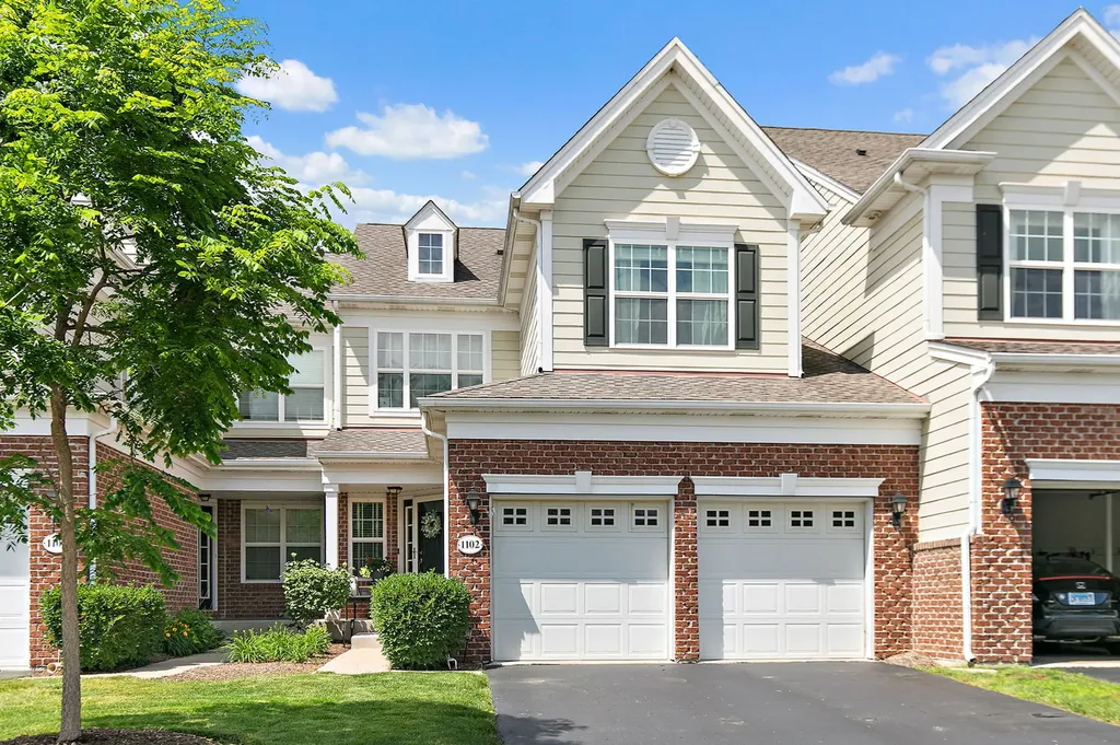 1102 Pine Valley Court Elgin IL 60124